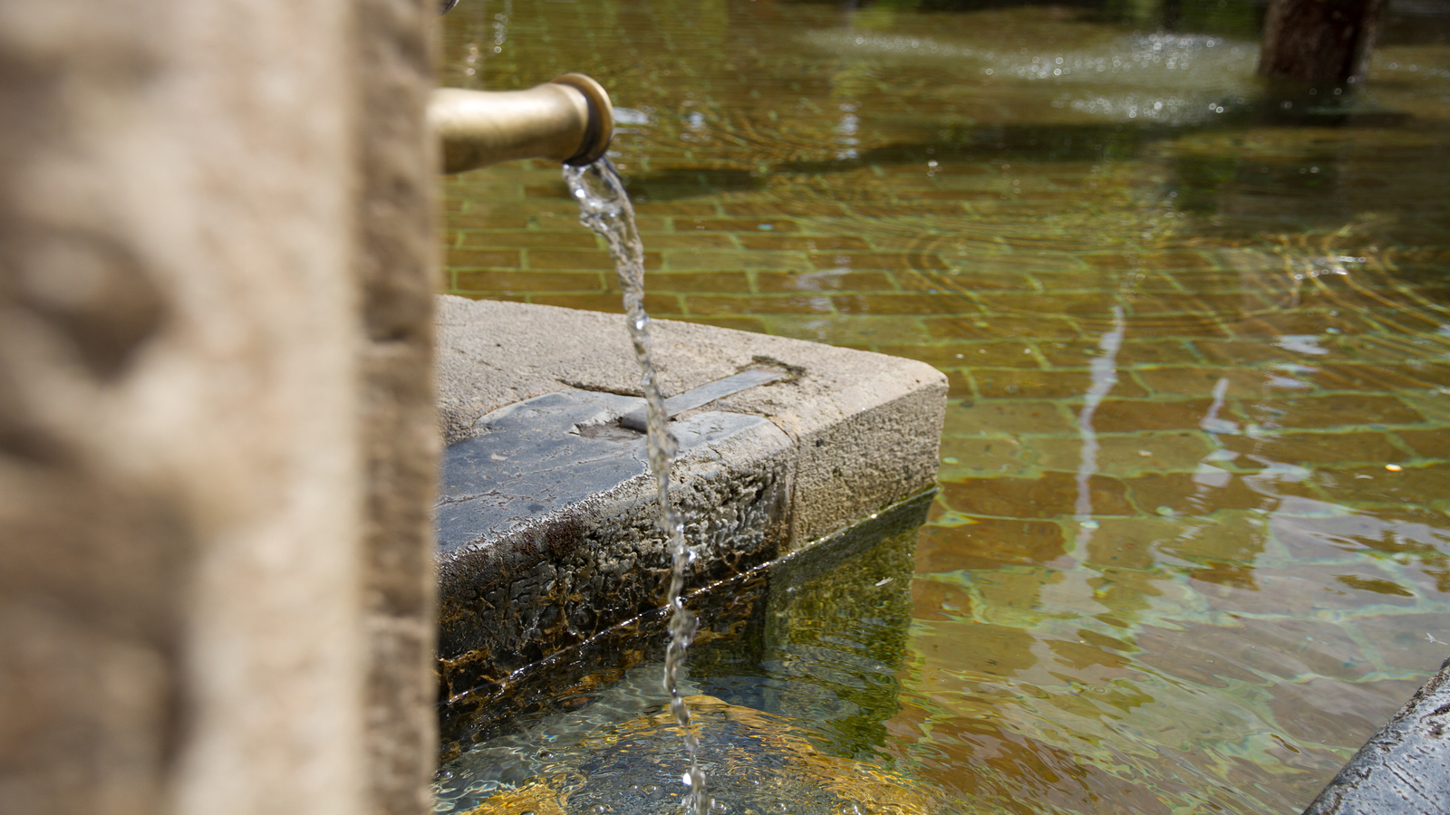 agua que é movimentada por Bomba d'água